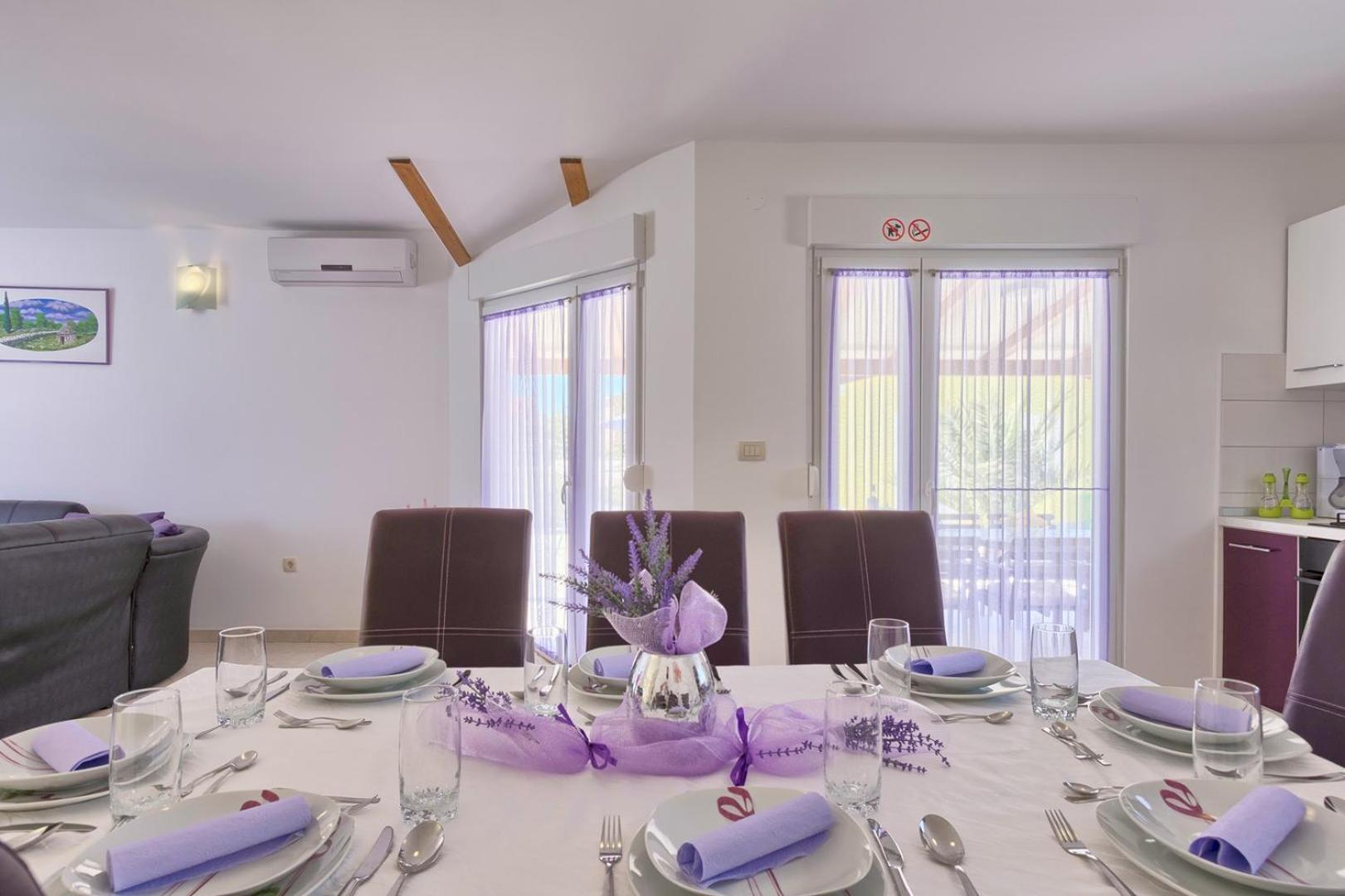 Holiday House Valnessa 메덜린 외부 사진