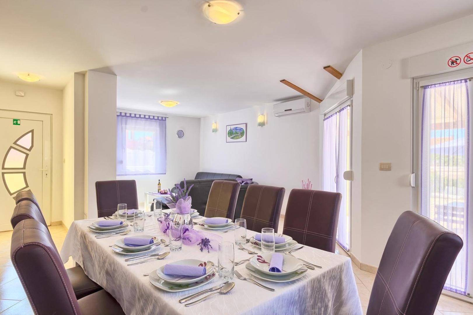 Holiday House Valnessa 메덜린 외부 사진